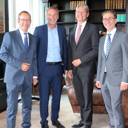 2018-08-14_Benger-Jubilaeum_Gruppe_Web.jpg